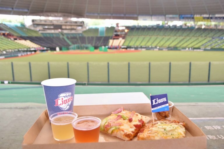 「フラッグピザ」と「クラフトビール2種」を試食! 所沢〈メットライフドーム〉