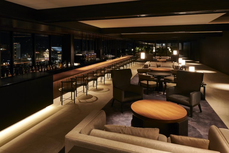 8階 Lobby Lounge & Bar。