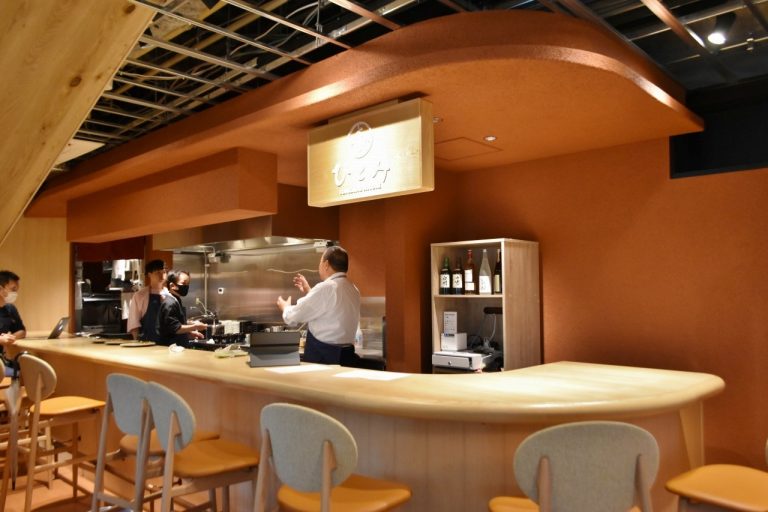 とんかつ界のレジェンド、日向準一さんプロデュースによる新業態のとんかつ専門店〈広尾とんかつ ひとみ〉。 広尾〈THE RESTAURANT〉