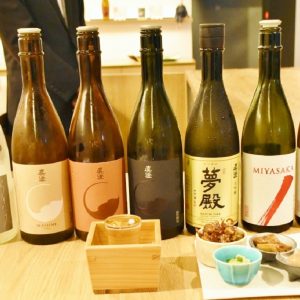 宮坂醸造の日本酒6種類の中から１合サービス。