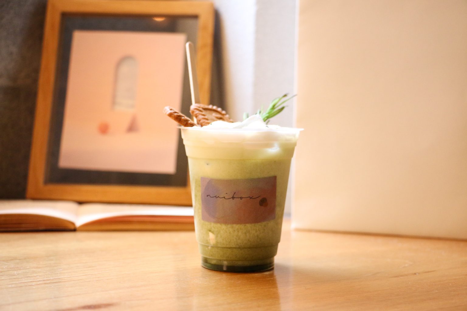 「ashitaba green tea latte」 550円（税込）。