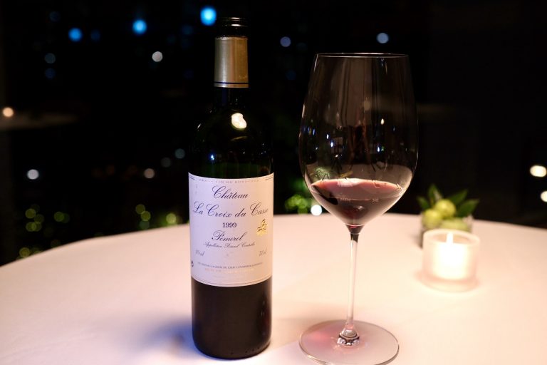 「Chateau La Croix du Casse 1999」。 プレーガトーキョー大手町17