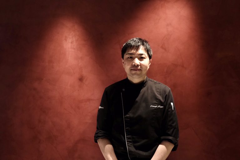 古賀哲司シェフ。 プレーガトーキョー大手町25