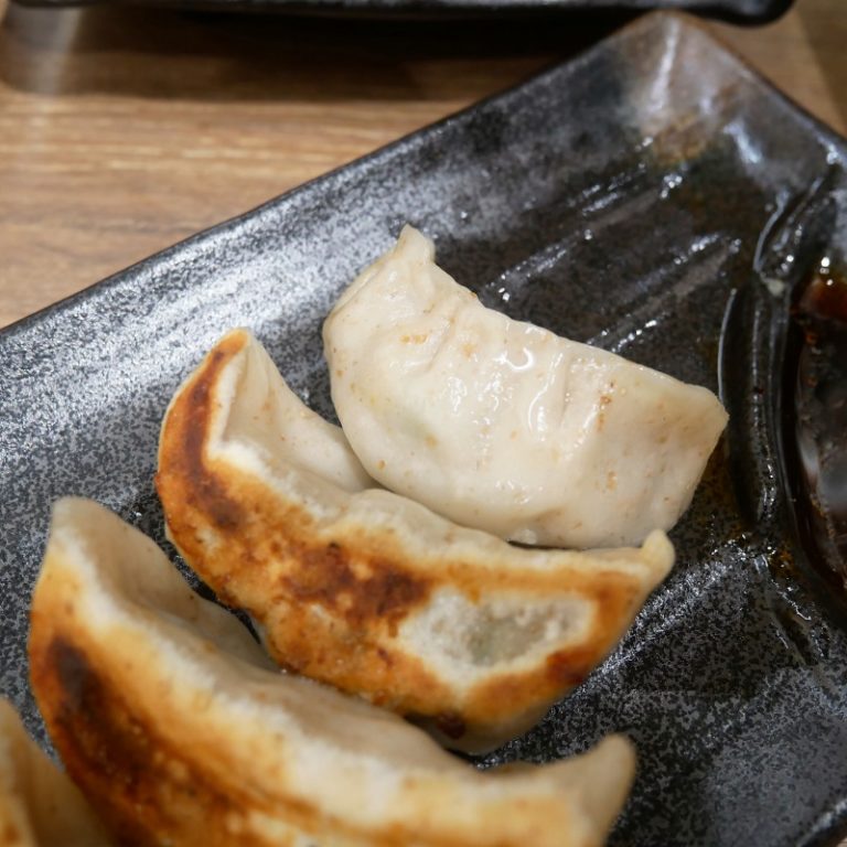 オレンジの点のようなものが全粒粉。