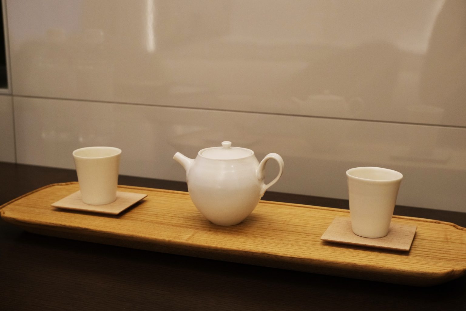 佃眞吾・内田智裕「客室ティーセット」
各客室では、京都にゆかりがある作家が作った器などを手にとることができる。