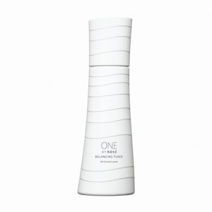 「ONE BY KOŚE バランシングチューナー」（[医薬部外品] 120ml 4,500円 ※編集部調べ）