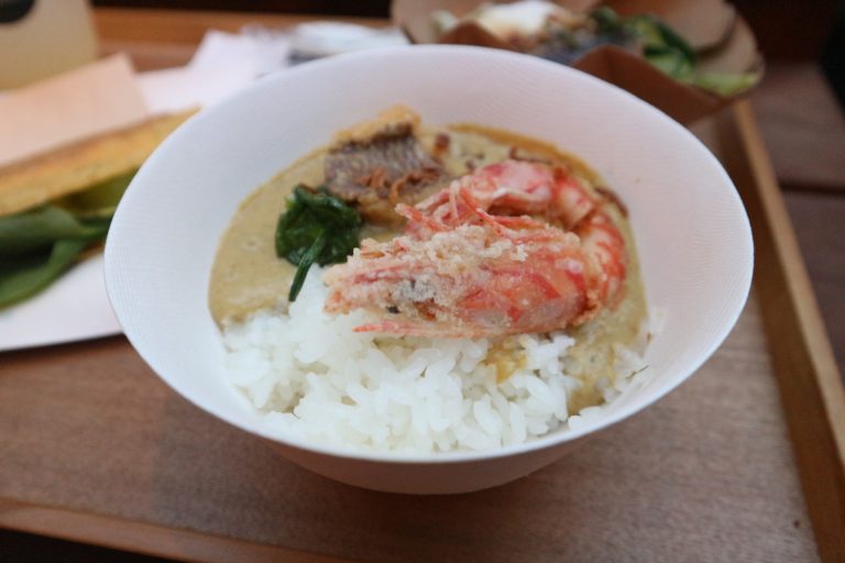 新宿 バスあいのり3丁⽬テラス