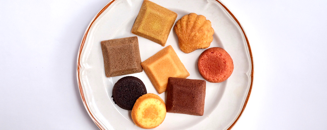 クロッカンブッシュ　フランス　洋菓子　パリで購入品 フランスの伝統的なお祝い菓子「クロカンブッシュ」をつくり上げる