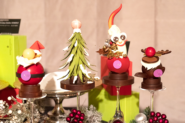 「クリスマスショコラ」
クリスマスツリー/キャンドル 各5,000円、トナカイ/サンタクロース 各3,900円。