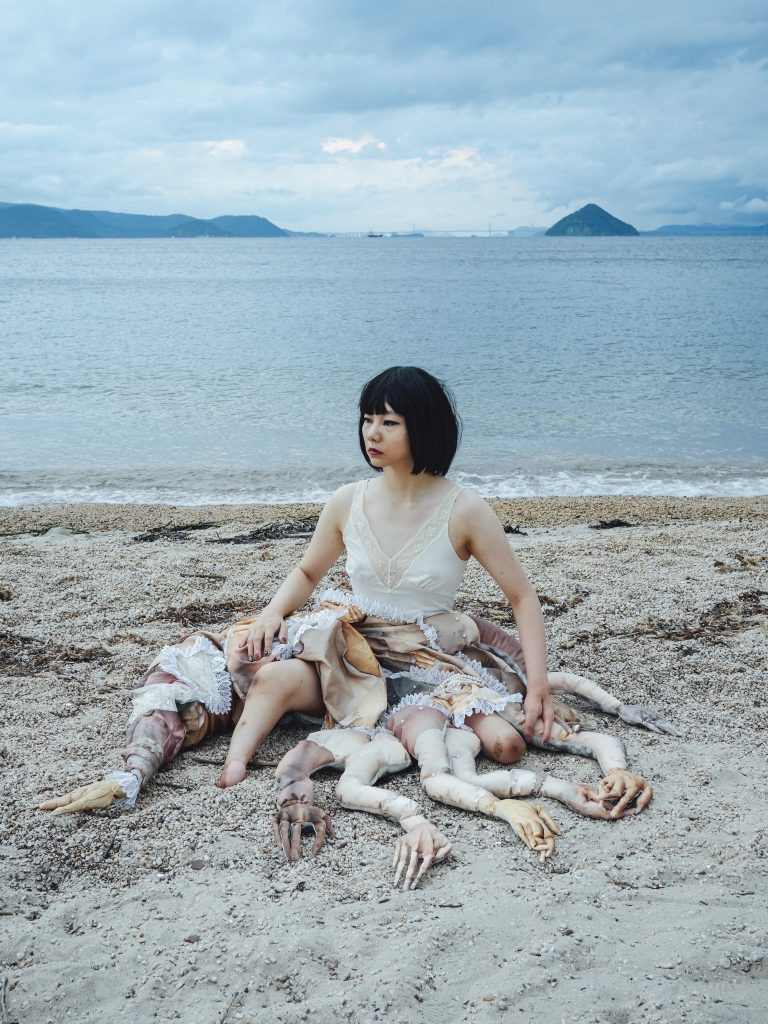 bystander #016 , 2016 ©Mari Katayama