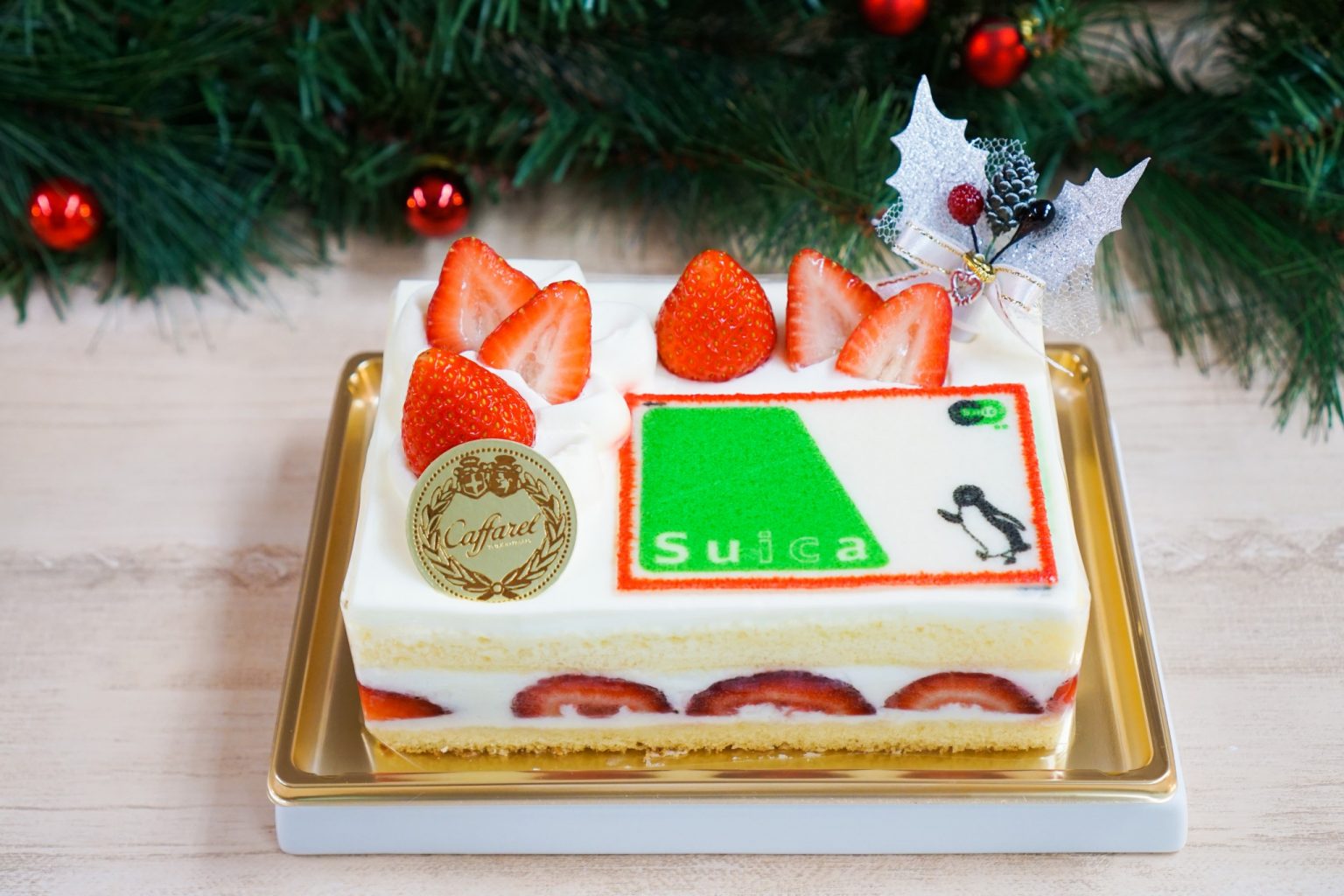 「カファレル with Suica デコラツィオーネ」3,888円（WEB予約対応、限定50台）。販売店舗名：カファレル