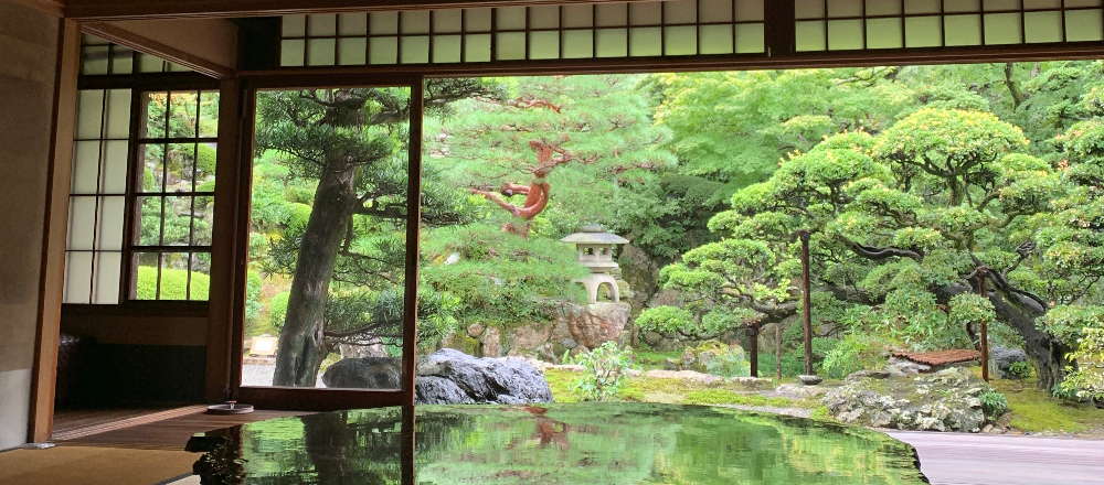 秋の京都へご褒美プチトリップ!小旅行にぴったりの美容コスメも紹介します。