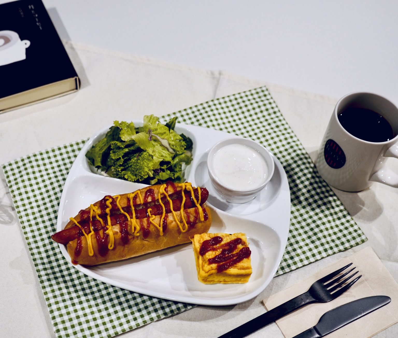 〈タリーズコーヒー〉 の「Tully’s Breakfast Plate」847円。