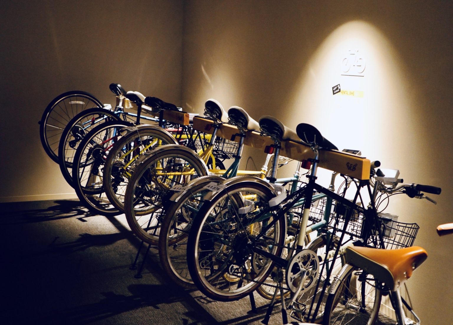 スマホで予約が完了する自転車の「シェアステーション」。宿泊者の自転車熱を感じて急に乗りたくなった人は借りてみて。