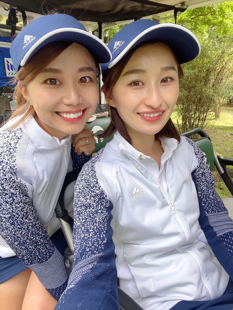ゴルフ場でさらに映える さき流 おそろコーデのポイントをレクチャー さきゴルフ さきさえのゴルフdiary Hanako Tokyo