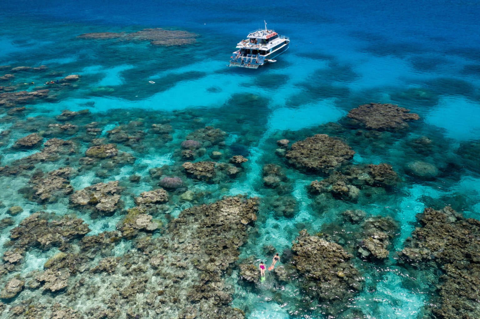 世界最大規模のサンゴ礁地帯グレートバリアリーフ。