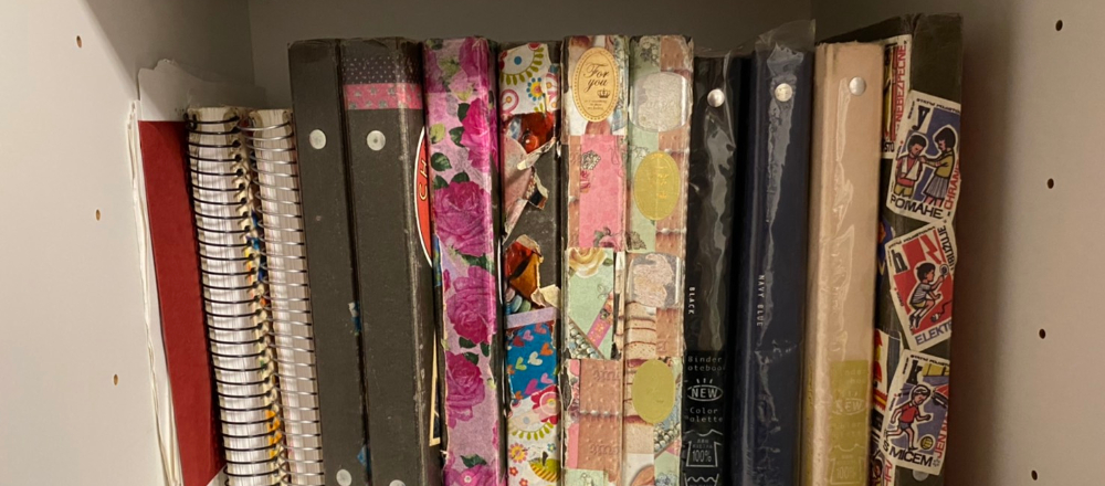 働く女子の愛用品 食べ歩きノートは 仕事の際に見返す大切なもの パティスリーマネージャー スイーツイラストレーター 嶋田祥子さん 働く女子の気分が上がる愛用品 Hanako Tokyo