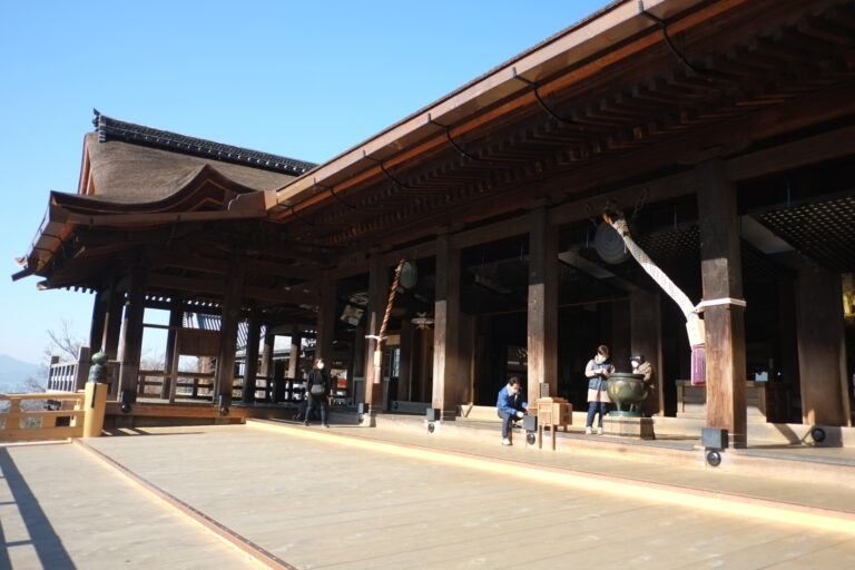 京都 大改修が完了した 清水寺 へ 清水の舞台 の素晴らしさを改めて実感 本山順子の迷子のお守り Hanako Tokyo