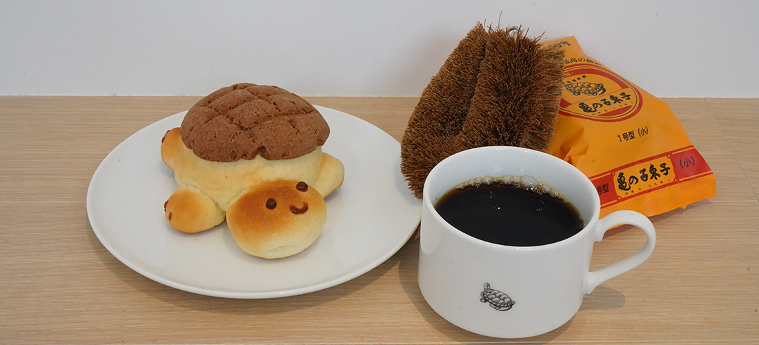 昔ながらの〈亀の子束子〉をポップに発信する〈亀の子束子谷中店