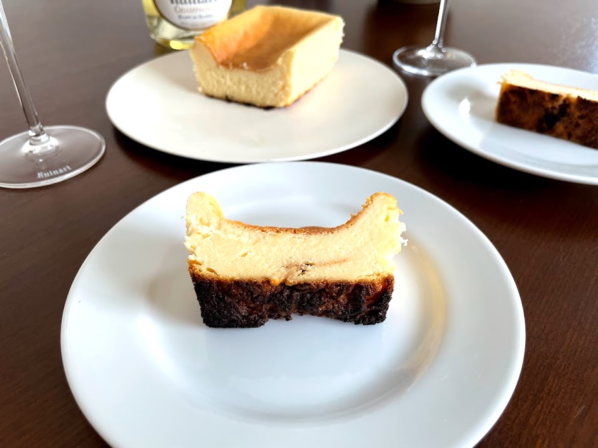 〈ルイナール〉のシャンパーニュ、京都・祇園〈うゑ柳〉のお茶屋さんのチーズケーキ
