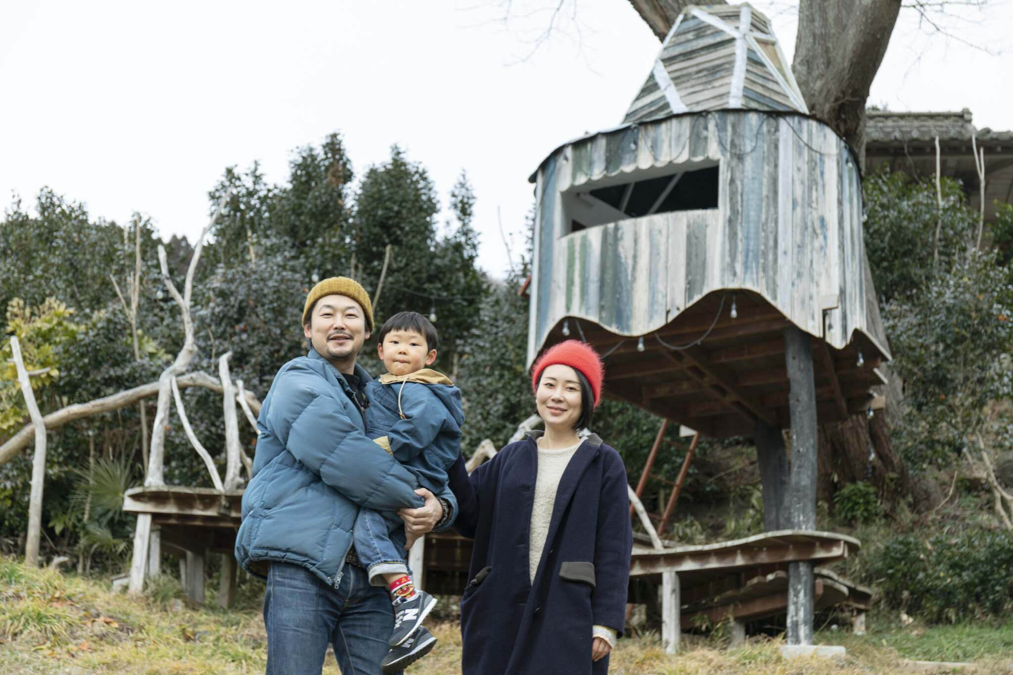 東北で活躍し 東北を愛する人たちに会いに行く 東北ツリーハウス観光協会代表 斉藤道有さん イラストレーター 斉藤由実さん Lifestyle Hanako Tokyo