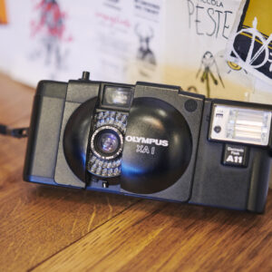 フィルムカメラ「OLYMPUS XA1」。