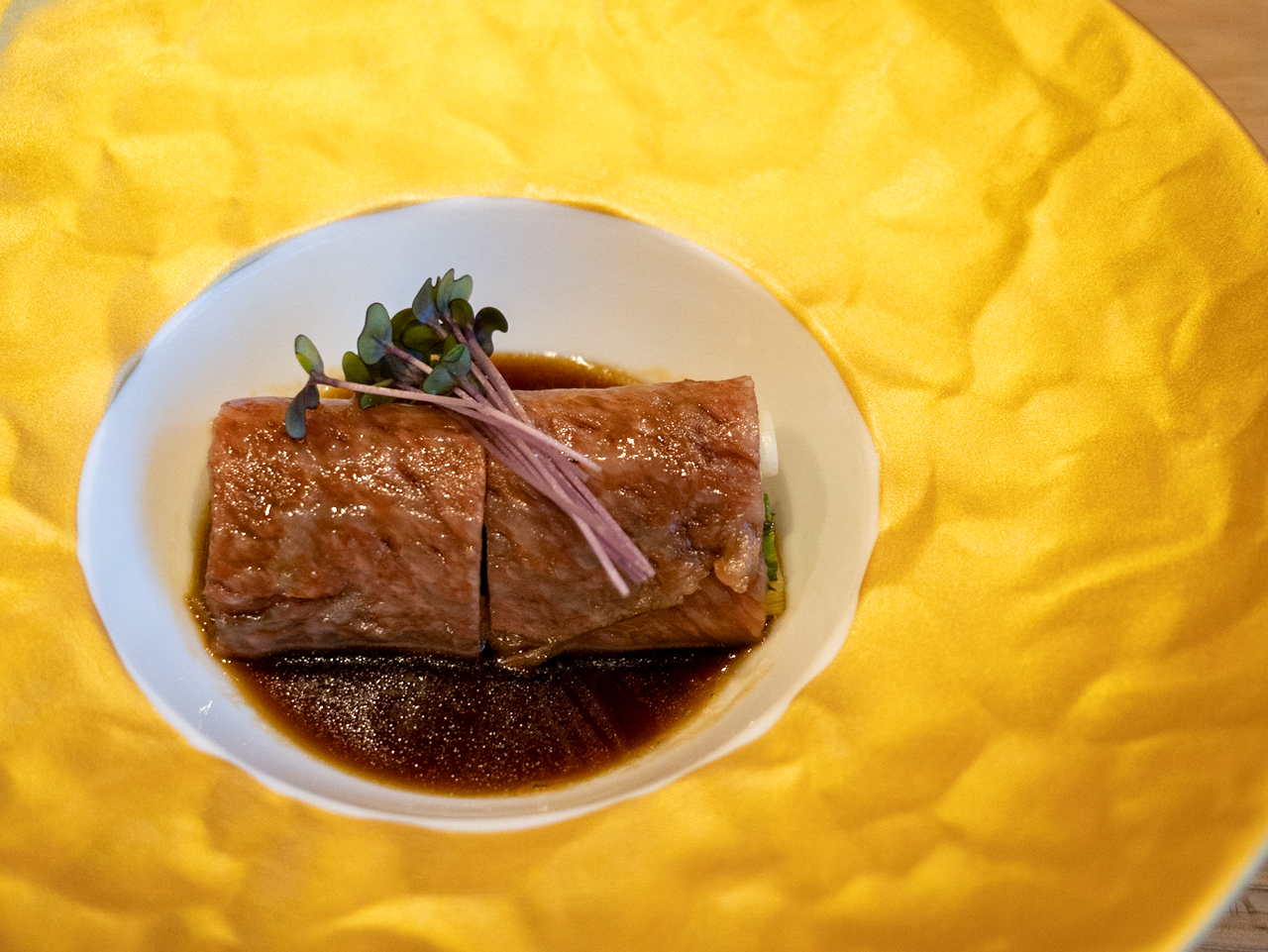 「肉料理」鳥取和牛オレイン55・万葉牛　サーロインのすき焼き。