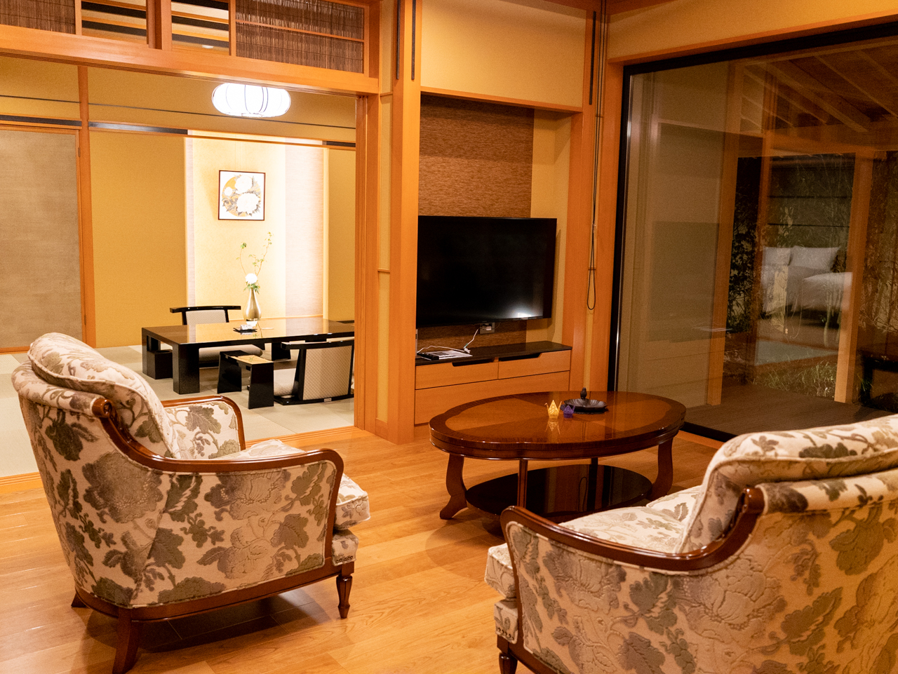 貴賓室「久遠-Kuon-」リビングルーム。