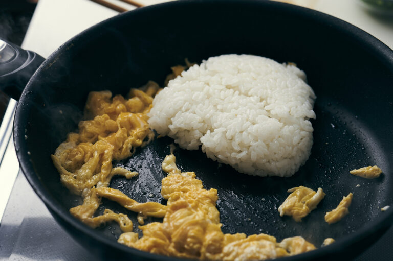 「豚バラ肉と延岡メンマのピリ辛炒飯」