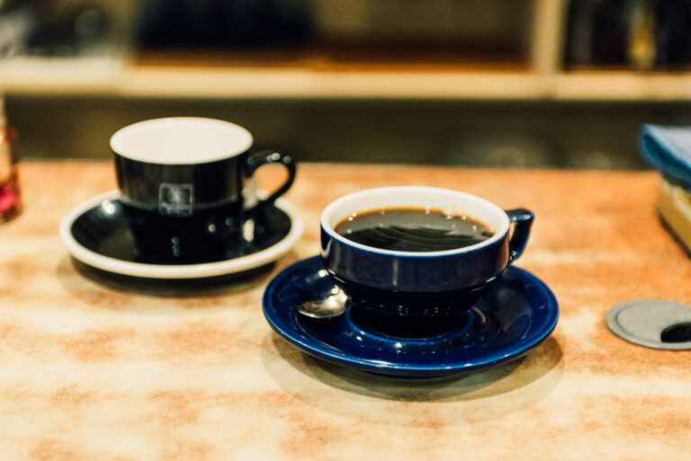 老舗喫茶店のサイフォン式コーヒーは試すべき。ブルーマウンテン150元が看板メニュー。