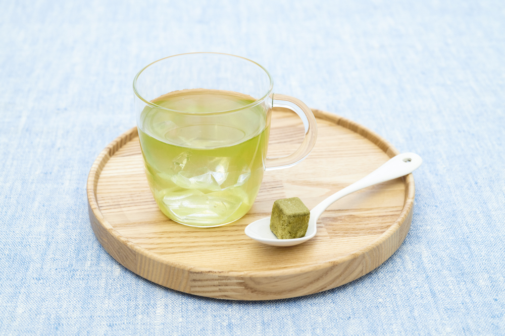 「緑茶」は、玉露のにごりが溶け込む、まろやかな口当たり。