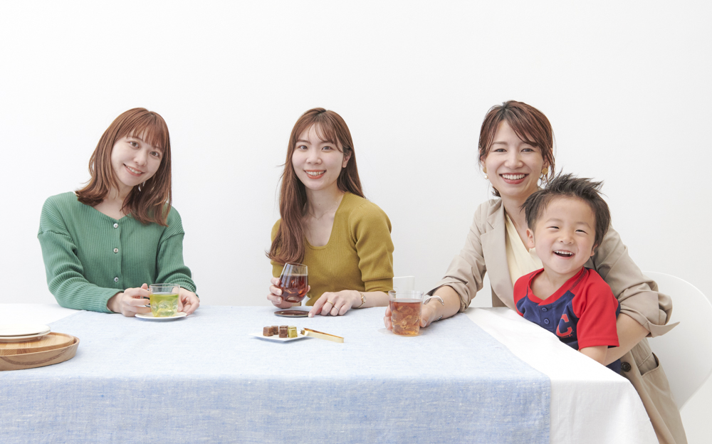 左から木村ミサさん、小竹あかりさん、永田尚子さん親子。