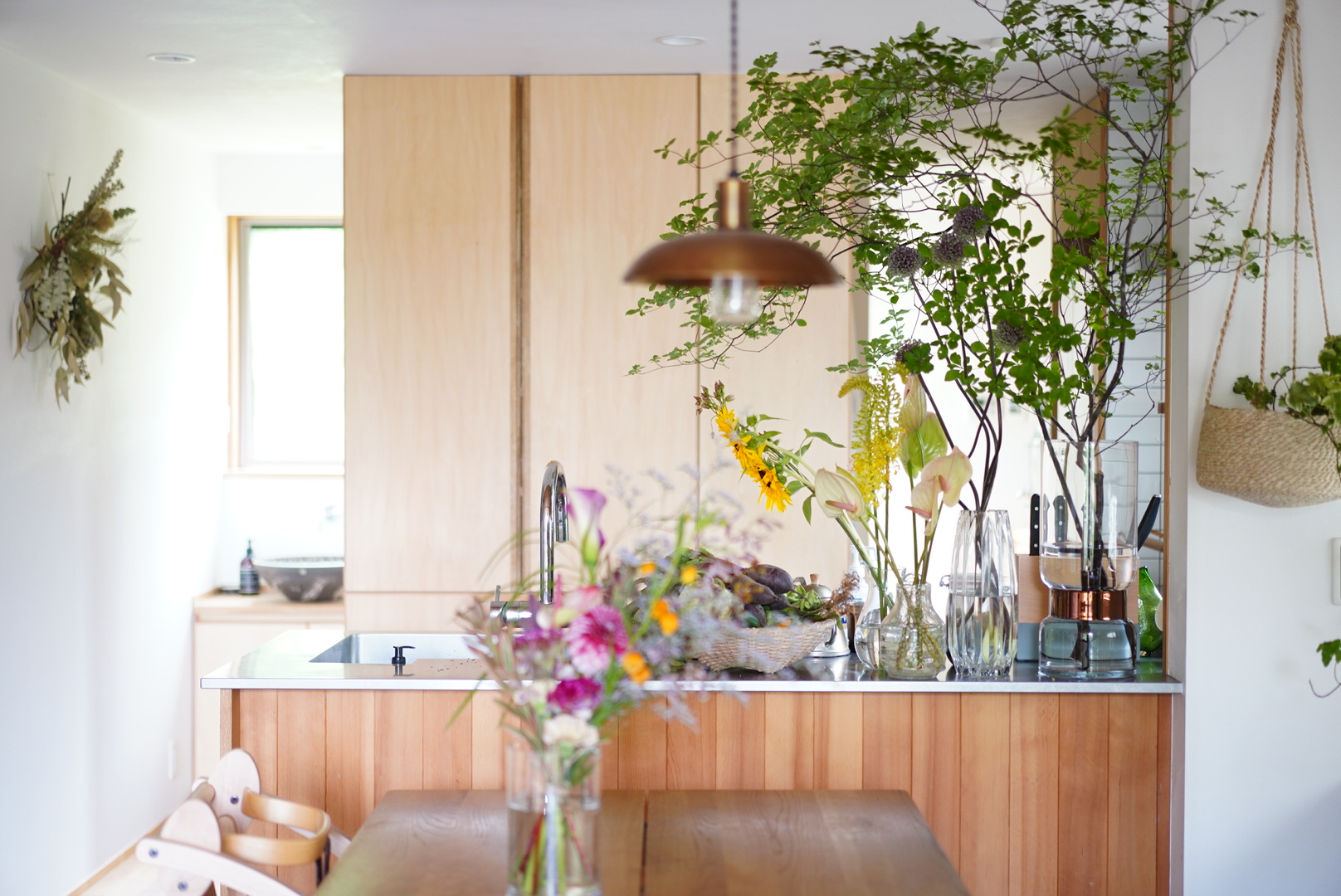 おうちで森林浴 夏の始まりに欠かせない ドウダンツツジ の楽しみ方 Hanako Web