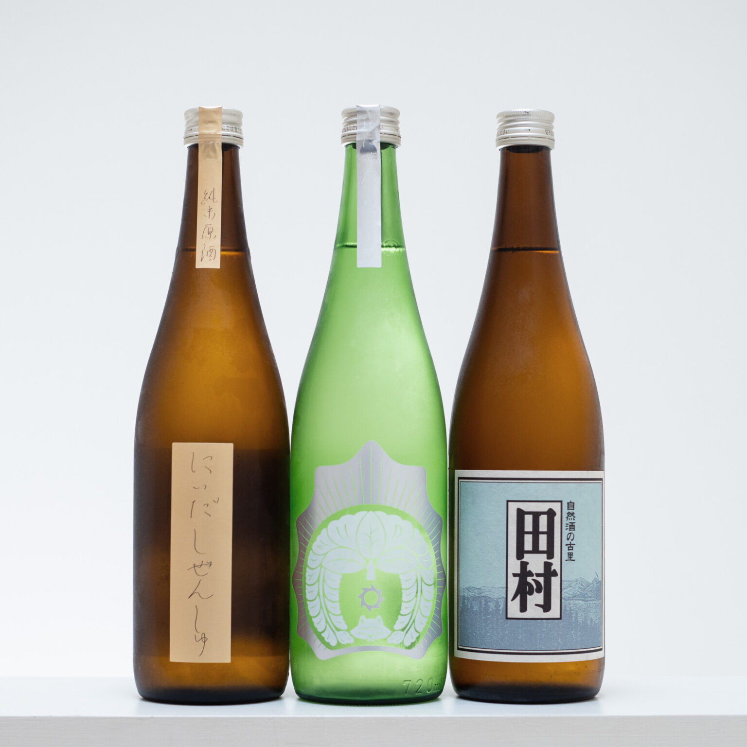 福島県郡山市にある1711年創業の老舗酒蔵「仁井田本家」。無肥料、無農薬の自然栽培米を使い、自然を生かした酒造りにファンが多い。