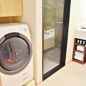 「キッチン スイート ツイン」にはドラム式洗濯乾燥機も完備。