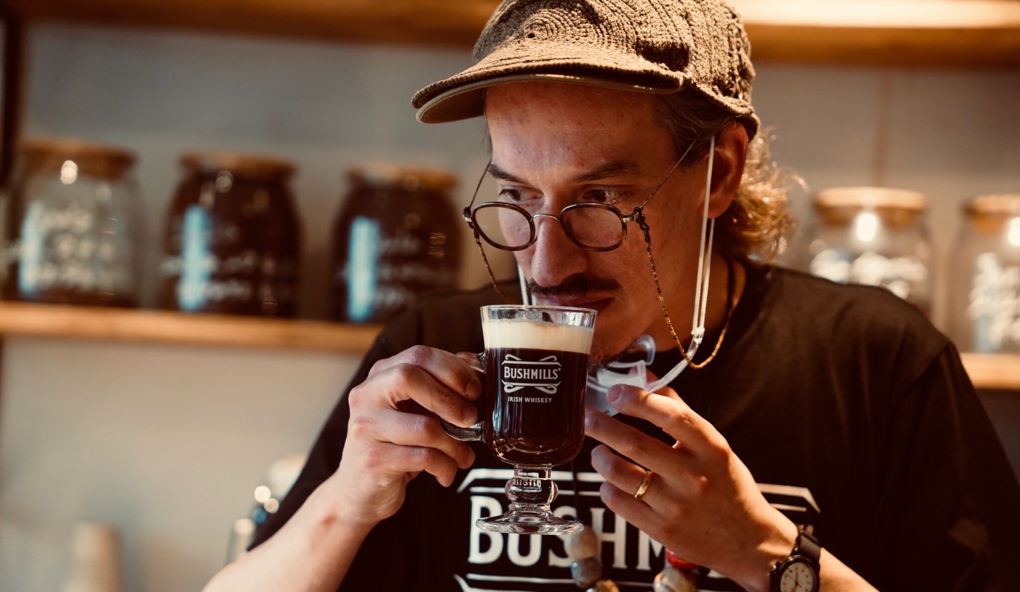 カフェでコーヒーカクテルを！ アイリッシュウイスキー〈ブッシュ