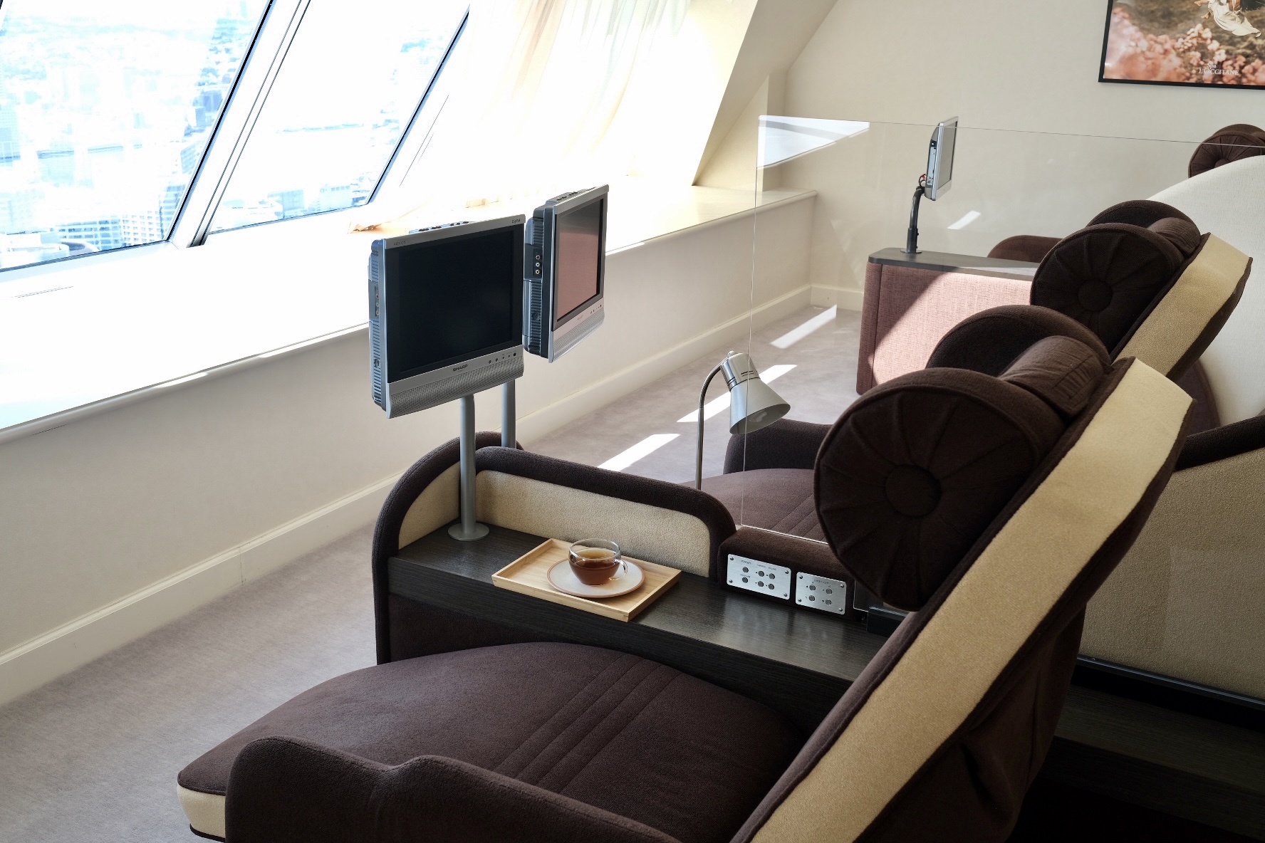 地上約200mの天空スパ?〈横浜ロイヤルパークホテル〉49階に〈ロクシタン スパ〉がオープン。 Hanako Web