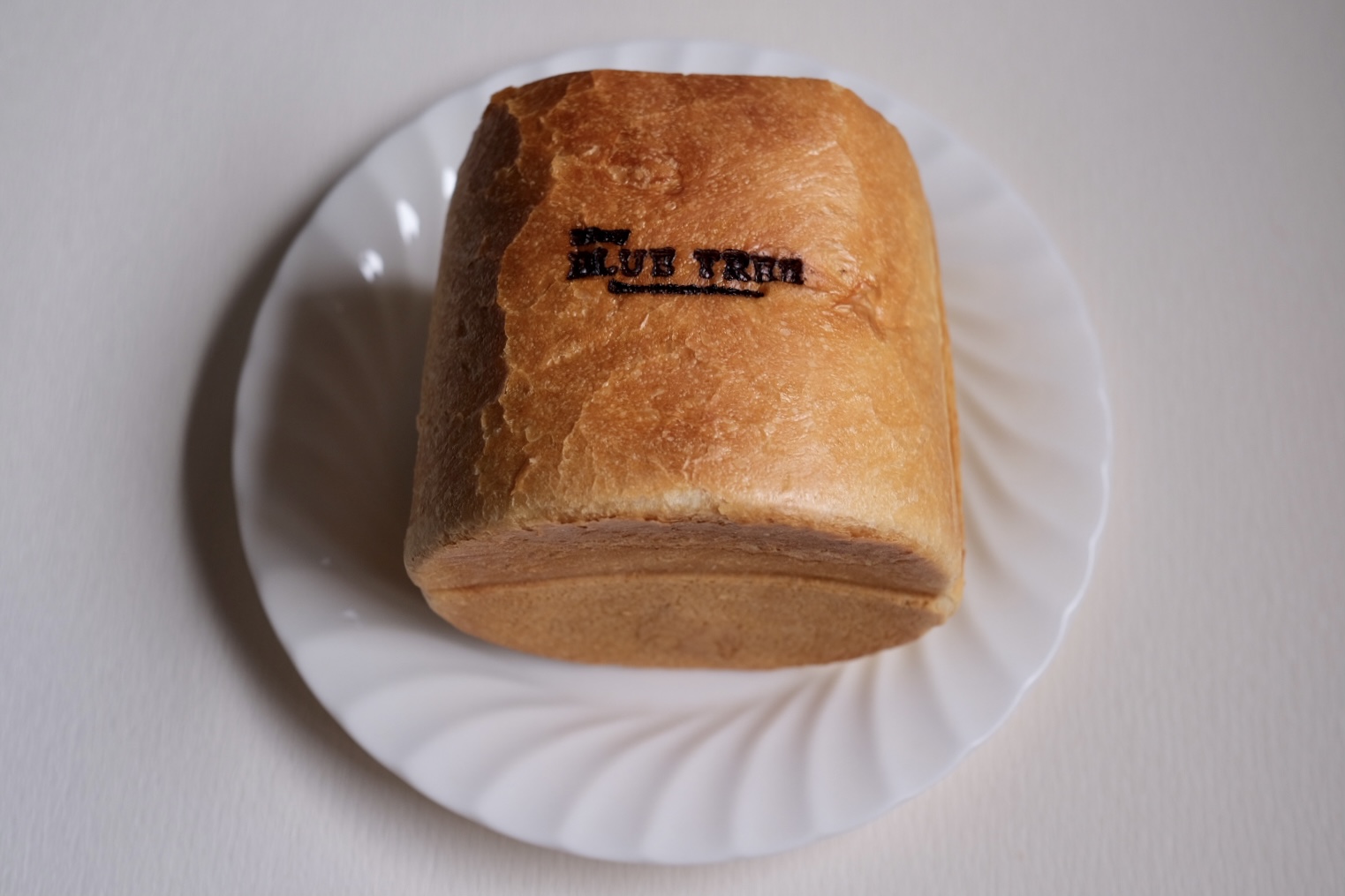 食パン 「BLUE TREE Premium MARUTA」1/2サイズ。