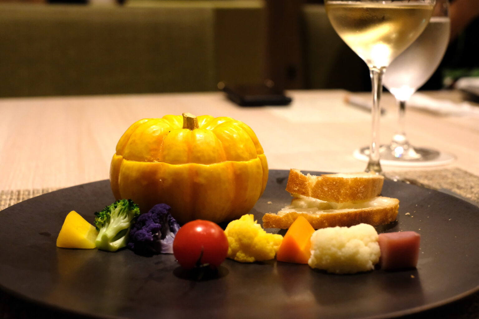 安曇野産ぼっちゃんかぼちゃのチーズフォンデュ。