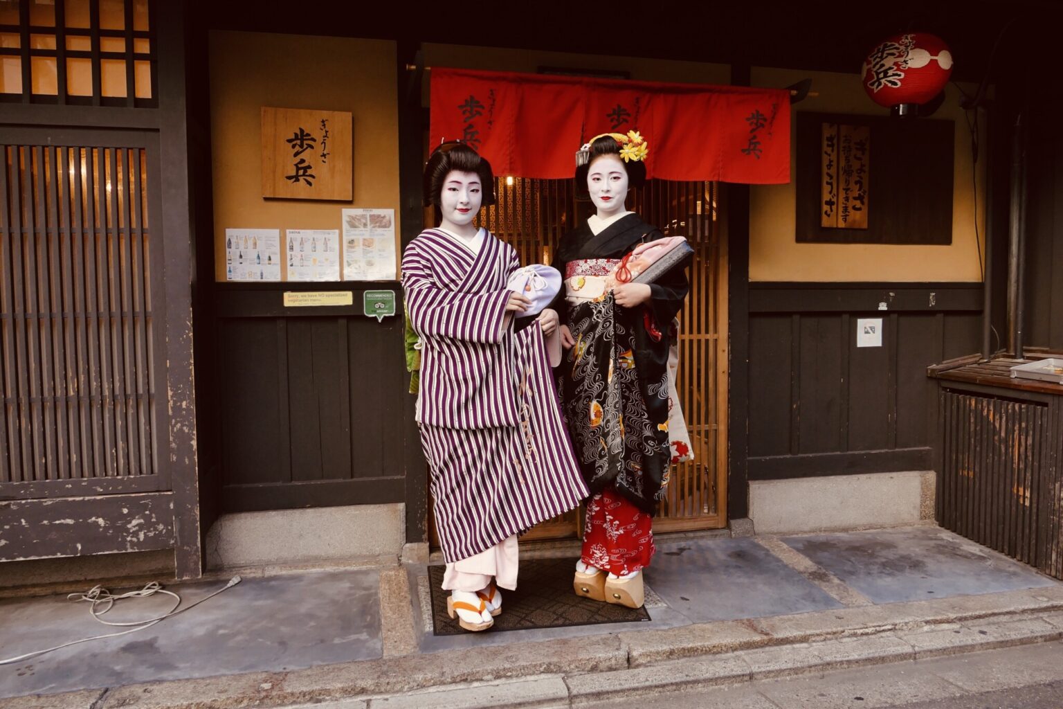 舞妓さんに愛される京都生まれの餃子！〈餃子歩兵〉新店が新宿駅地下街