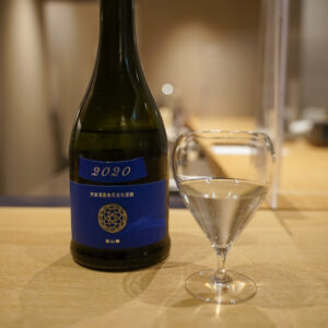 「Lapis Lazuli ラピス 瑠璃 2020」。東北を代表する酒米「美山錦」にすっきりスタイリッシュさを。