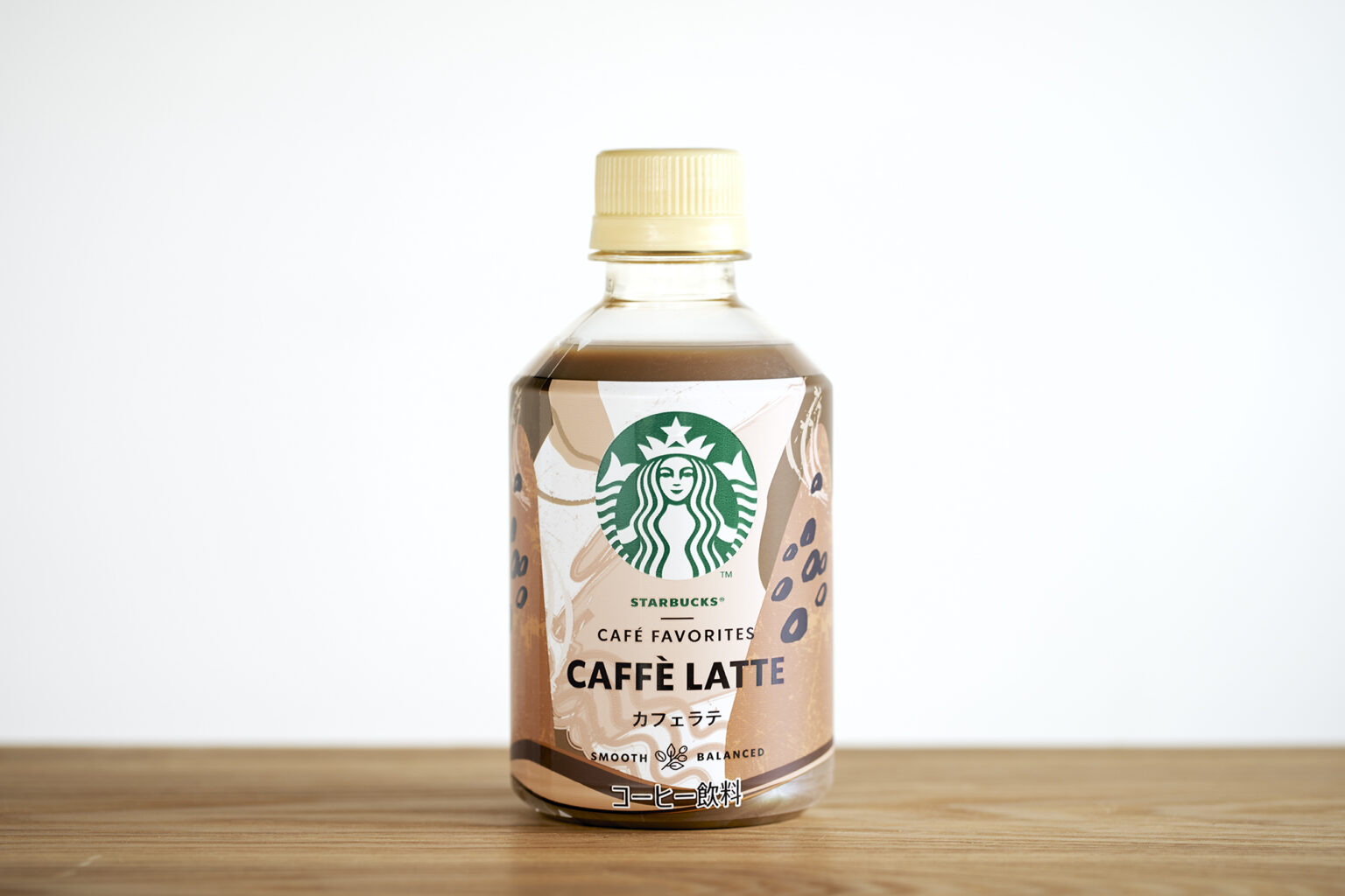 「スターバックス® CAFÉ FAVORITES カフェラテ」280ml 小売価格138円（税抜）