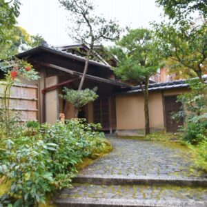 京都〈レストランひらまつ 高台寺〉
