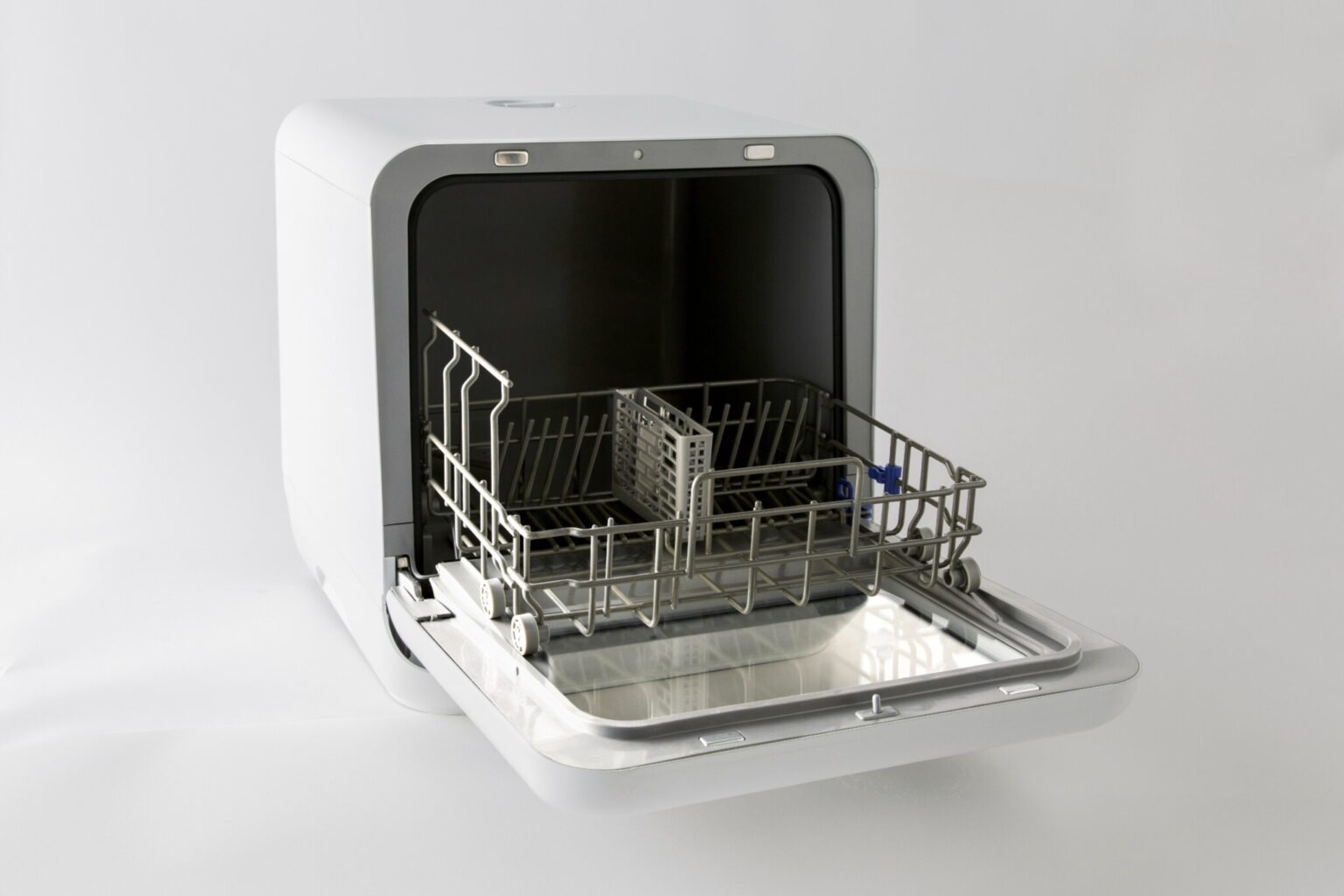 〈シロカ〉の食器洗い乾燥機 SS-M151