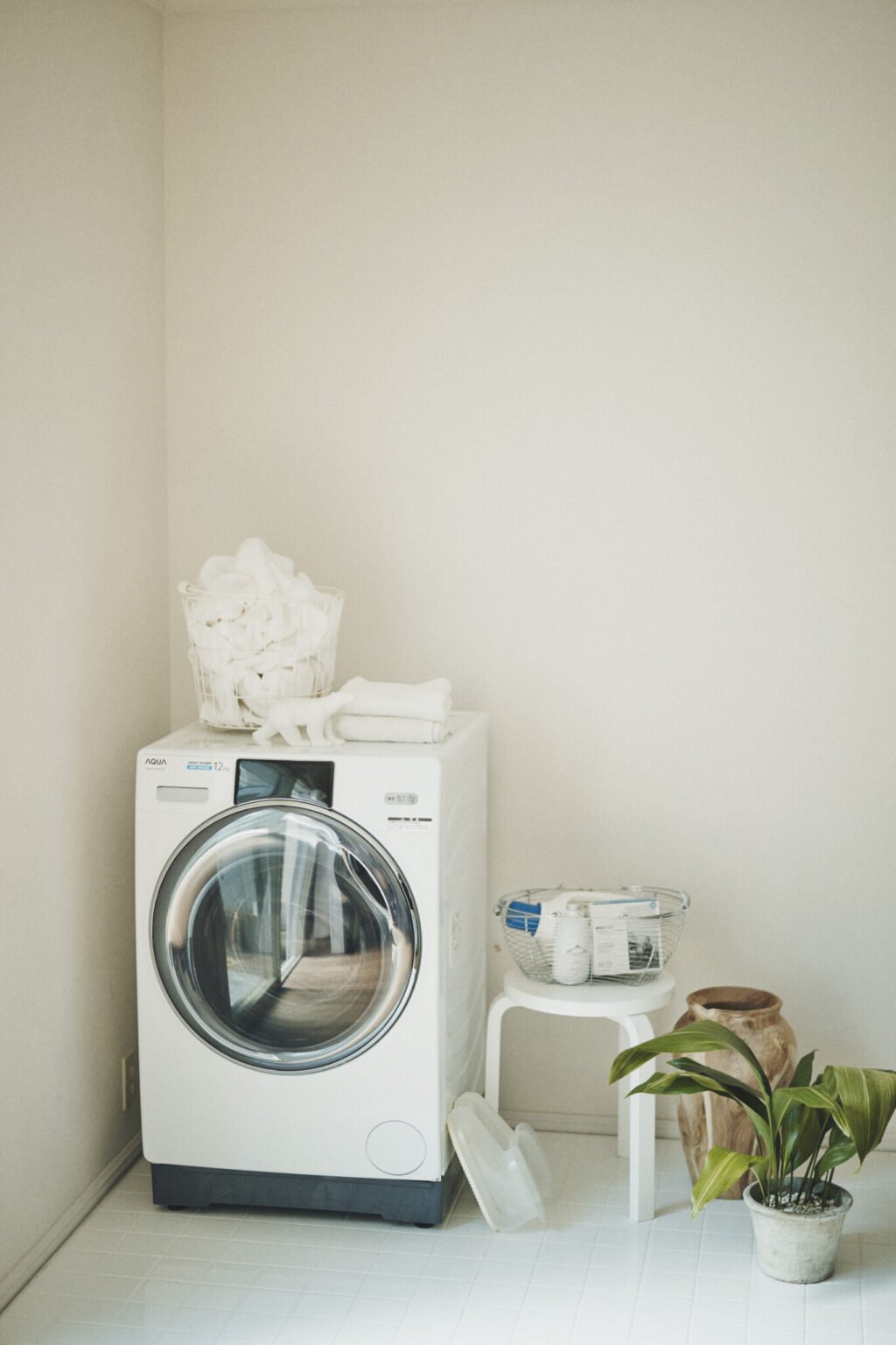 〈AQUA〉のドラム式洗濯乾燥機
