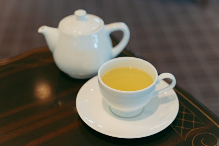 ドリンクは、「5つの恵みの健康茶」「抹茶入り玄米茶」などのオリジナルドリンク含む20種類以上から、お好きなものが飲み放題です。