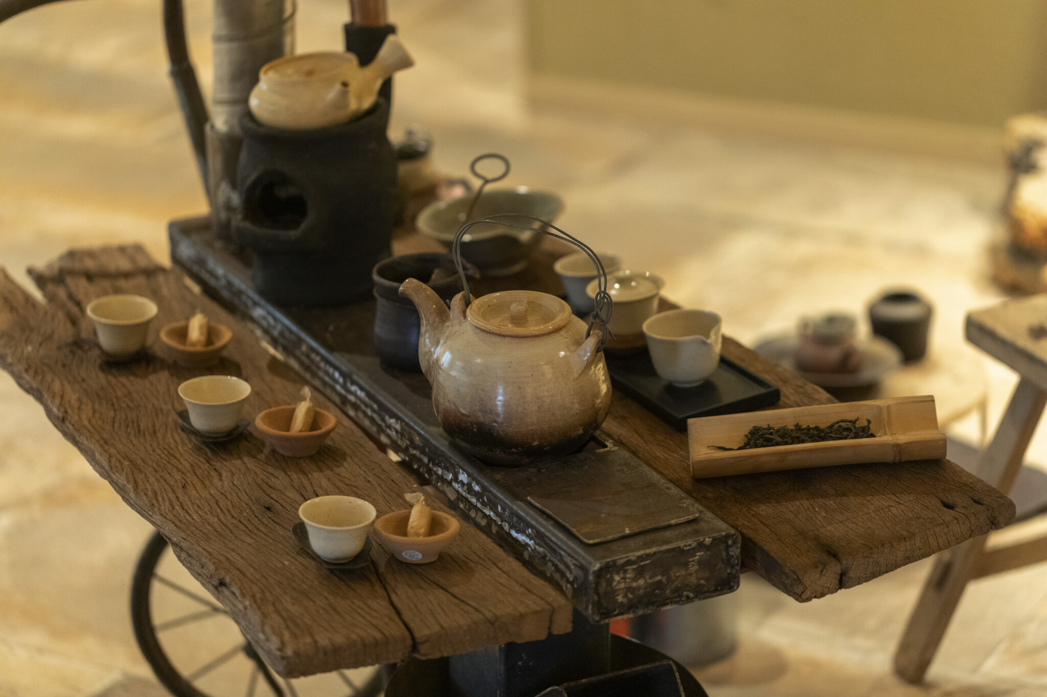 陶芸家・市川孝さんに聞く、器とお茶の密な関係。『作りたいのは、おもしろいと気づくスイッチを入れる道具』