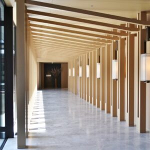 伏見稲荷大社の千本鳥居をイメージした廊下。