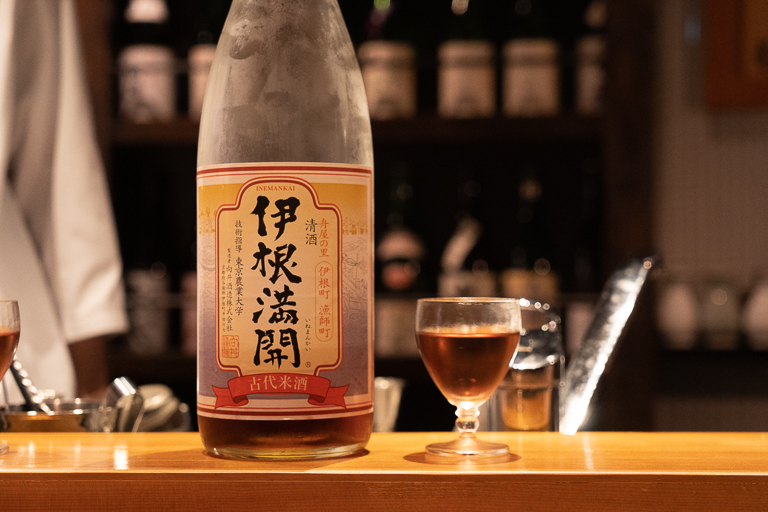 色合いの美しい京都〈向井酒造〉の「伊根満開」。