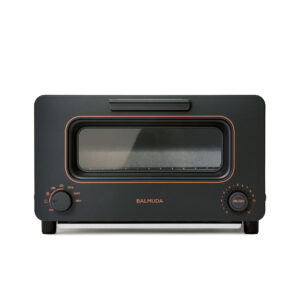 BALMUDA The Toaster ( スチームトースター ) 
150万台超を売り上げた逸品。スチームテクノロジーと温度制御で窯出ししたばかりのような焼きあがりの味をお届け。種類別にパンのおいしさを引き出してくれる。パンだけで
なくオーブン調理も優秀でお餅もおいしく焼ける。